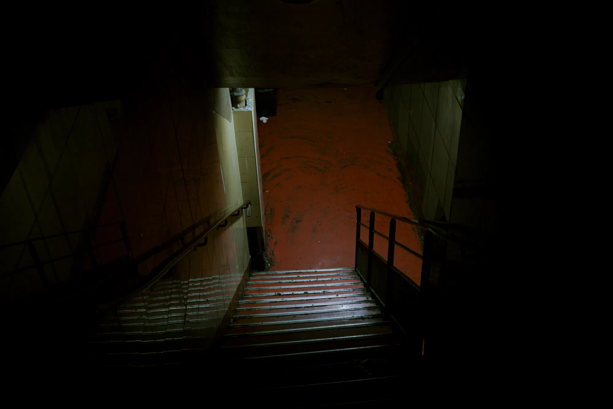 descendre sous terre